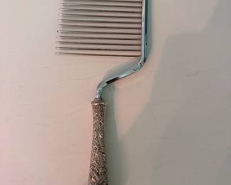 #61 - $70 - Stieff repousse angel cake server