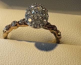 #12 - $725 -Ring 14kt pink & y.gold cluster diam oval sz7 - 3.1gr