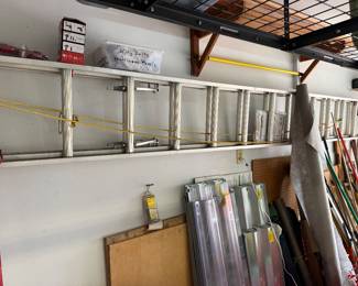 #91B - $100 - Extension ladder 24Ft