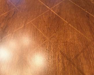#33 - $1,000 - Thomasville Tuscany table satin seal (have phelt) 5'Lx46Wx29T inlaid with 2 leaves with 6 chairs 20x19x46 & 2 armchairs canjed backs (one small damage on one chair)