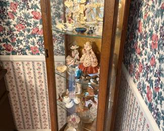 Display Cabinet with Assorted Porcelain Pieces