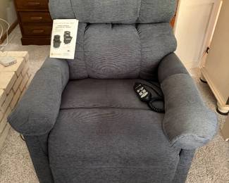 Lift chair with remote - manual included