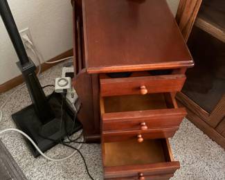 Hammary 3-Drawer Chairside Table