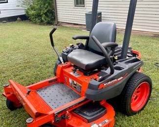 Kubota zero turn riding mower, runs great!