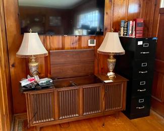 Console stereo, smart tv, filing cabinet
