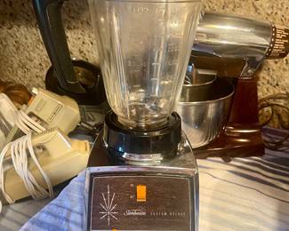 Absolute workhorse blender that will last another 50 years. 
