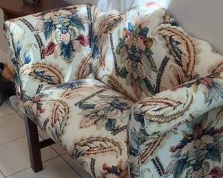 Traditional Upholstered Settee