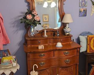 Victorian Tiger Oak Serpentine Dresser with Mirror