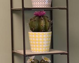 Vintage Metal Wall-Mounted Three-Tier Plant Stand with Arched Top