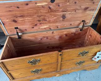 Solid wood chest, with Beautiful cushion