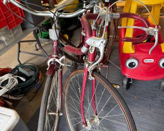 Pair of vintage Schwinn bikes