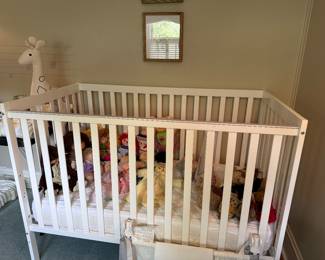 Nice, newer baby crib