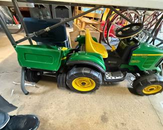 Kid’s ride on John Deere