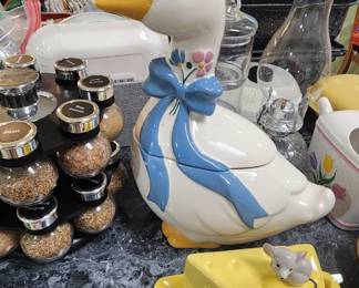 Goose cookie jar, he does have a chipped beak