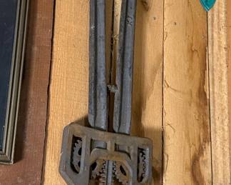 Vintage Cast Iron Bolt Cutters
