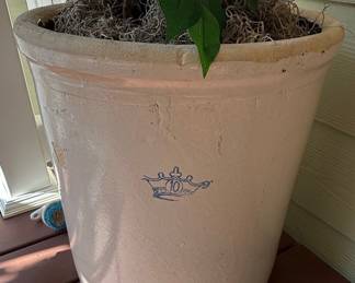 Robinson Ransbottom 10-Gallon Blue Crown Stoneware Crock