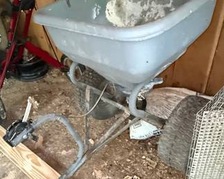 Broadcast Spreader Style