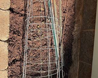 Garden Tomato Cage and Support Stakes