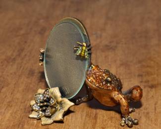 Jay Strongwater frog & flower picture frame