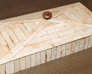 Inlaid bone jewelry box