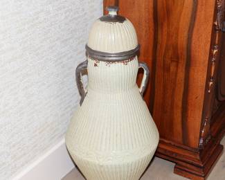 Striated ceramic floor vessel