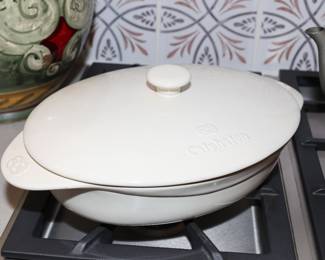 Calphalon cast iron covered pot
