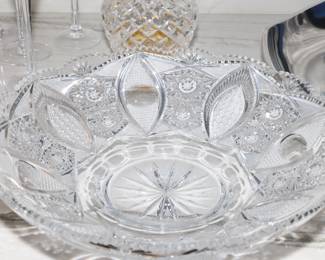 Cut crystal plattter