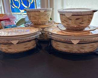 ceramic ovenware and mixing bowls