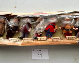 https://toledoliquidations.hibid.com/catalog/778631/estate-treasures-auction---antiques--toys-and-home-d-cor