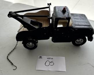 https://toledoliquidations.hibid.com/catalog/778631/estate-treasures-auction---antiques--toys-and-home-d-cor
