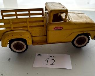https://toledoliquidations.hibid.com/catalog/778631/estate-treasures-auction---antiques--toys-and-home-d-cor