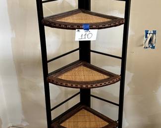 https://toledoliquidations.hibid.com/catalog/778631/estate-treasures-auction---antiques--toys-and-home-d-cor