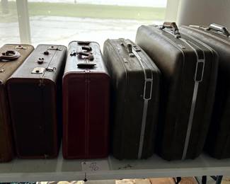 https://toledoliquidations.hibid.com/catalog/778631/estate-treasures-auction---antiques--toys-and-home-d-cor