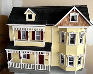 https://toledoliquidations.hibid.com/catalog/778631/estate-treasures-auction---antiques--toys-and-home-d-cor