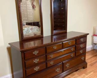Traditional American Drew Wood Dresser with Two Matching Mirrors