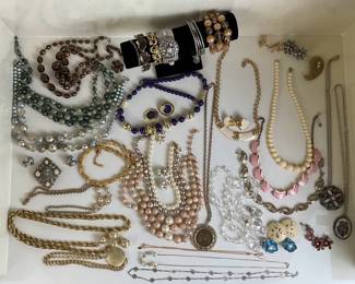 Fashion Necklaces, Bracelets, Brooches and Earrings