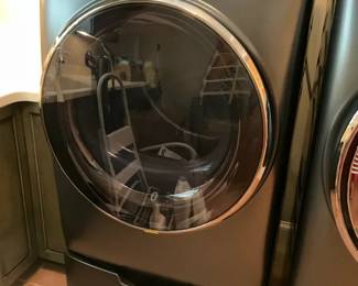 06 GE Front Load Dryer With Drawer