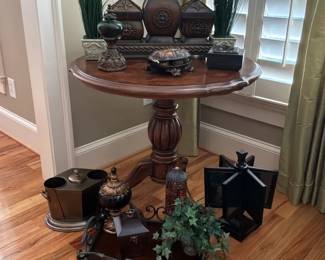 Wood Pedestal Accent Table with Home Dcor