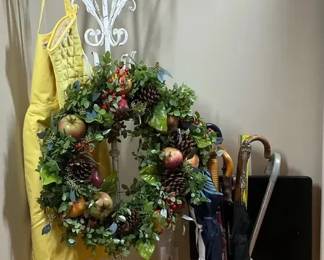 White Metal Coat Rack with Fruit Wreath and Umbrella Stand