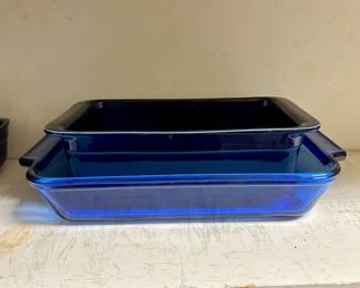 Nesting blue baking dishes 