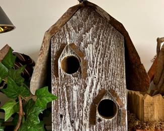 Rustic two-opening birdhouse