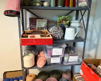 Small loom, Weaving and knitting yarn