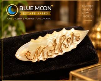 Broche Mother em Madreperola 