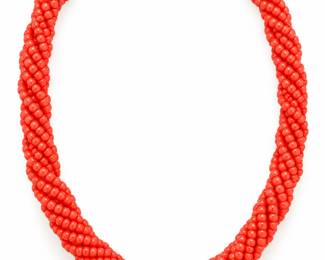 Colar trancado de contas coral e dourado