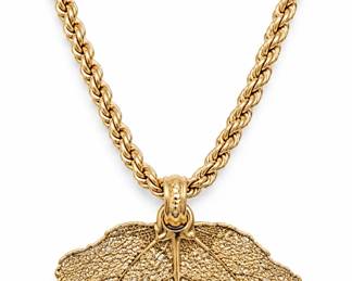 Colar Dourado com Pingente de Folha