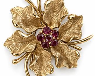 Broche Floral Dourado com Gemas Rubi