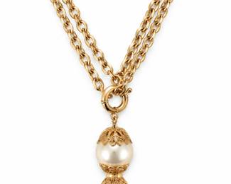 Colar Dourado com Pingente de Perolas