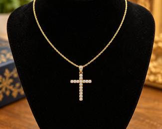Colar Dourado com Cruz Cravejada