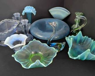 BE104Vintage Blue Green Opalescent Art Glass Fostoria Northwood