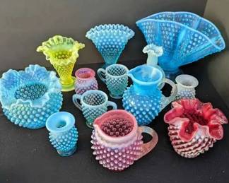 BE141VFenton Opalescent Hobnail Art Glass Uranium